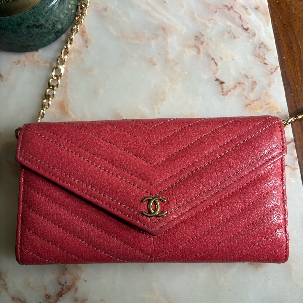 Chanel Pink and Gold Quilted Chevron Wallet with Chain WOC - Picture 3 of 12